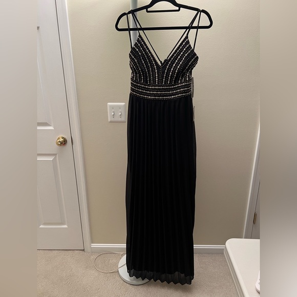 NWT Lulu’s Glamorous Gala Black Embroidered Maxi Dress - Picture 2 of 11